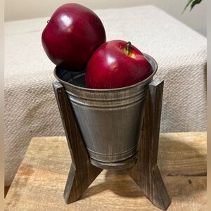 Farmhouse-style Planter